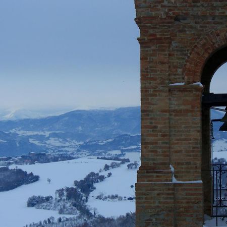 Agriturismo Pozzuolo Serrungarina Екстериор снимка