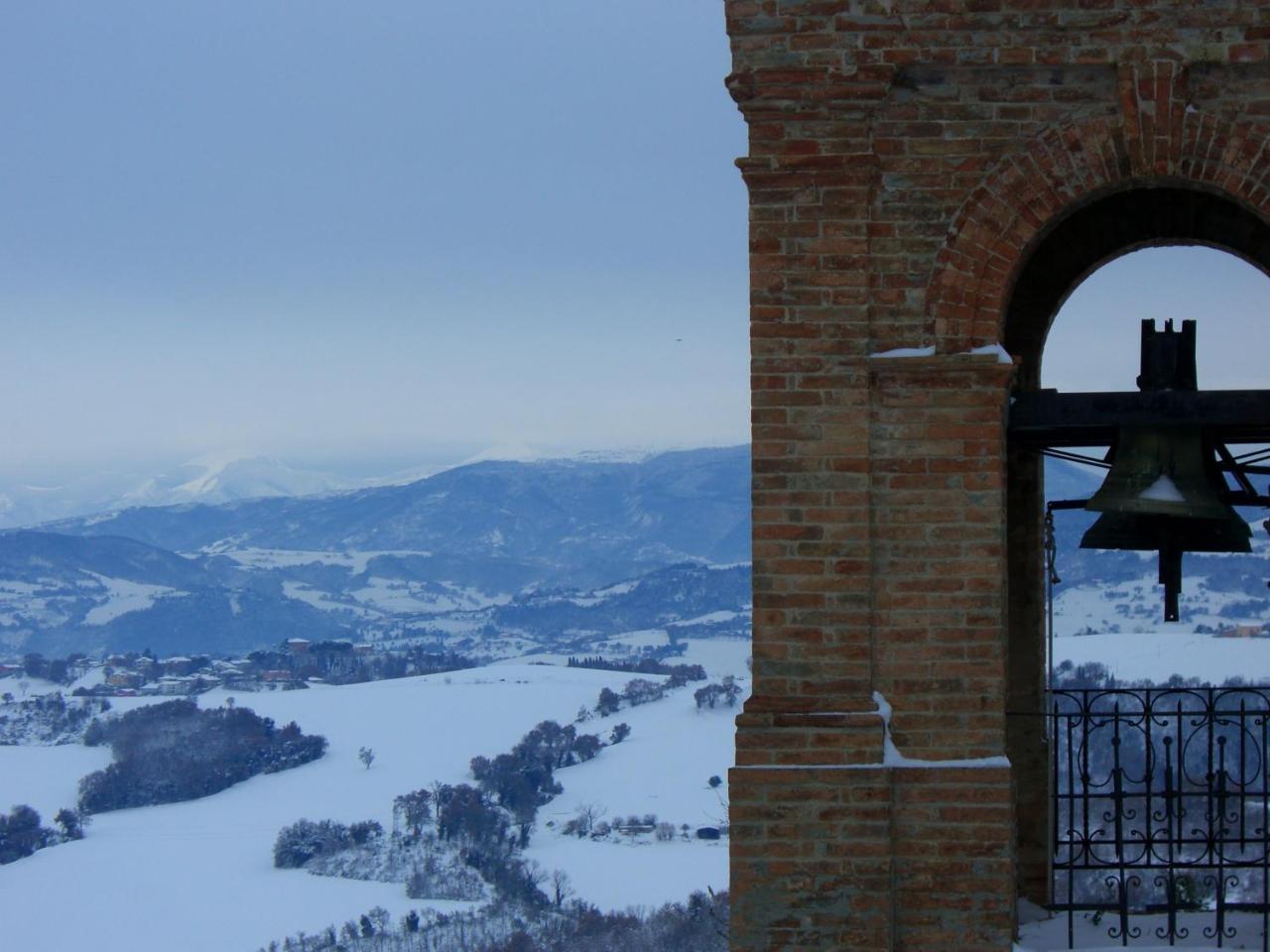 Agriturismo Pozzuolo Serrungarina Екстериор снимка