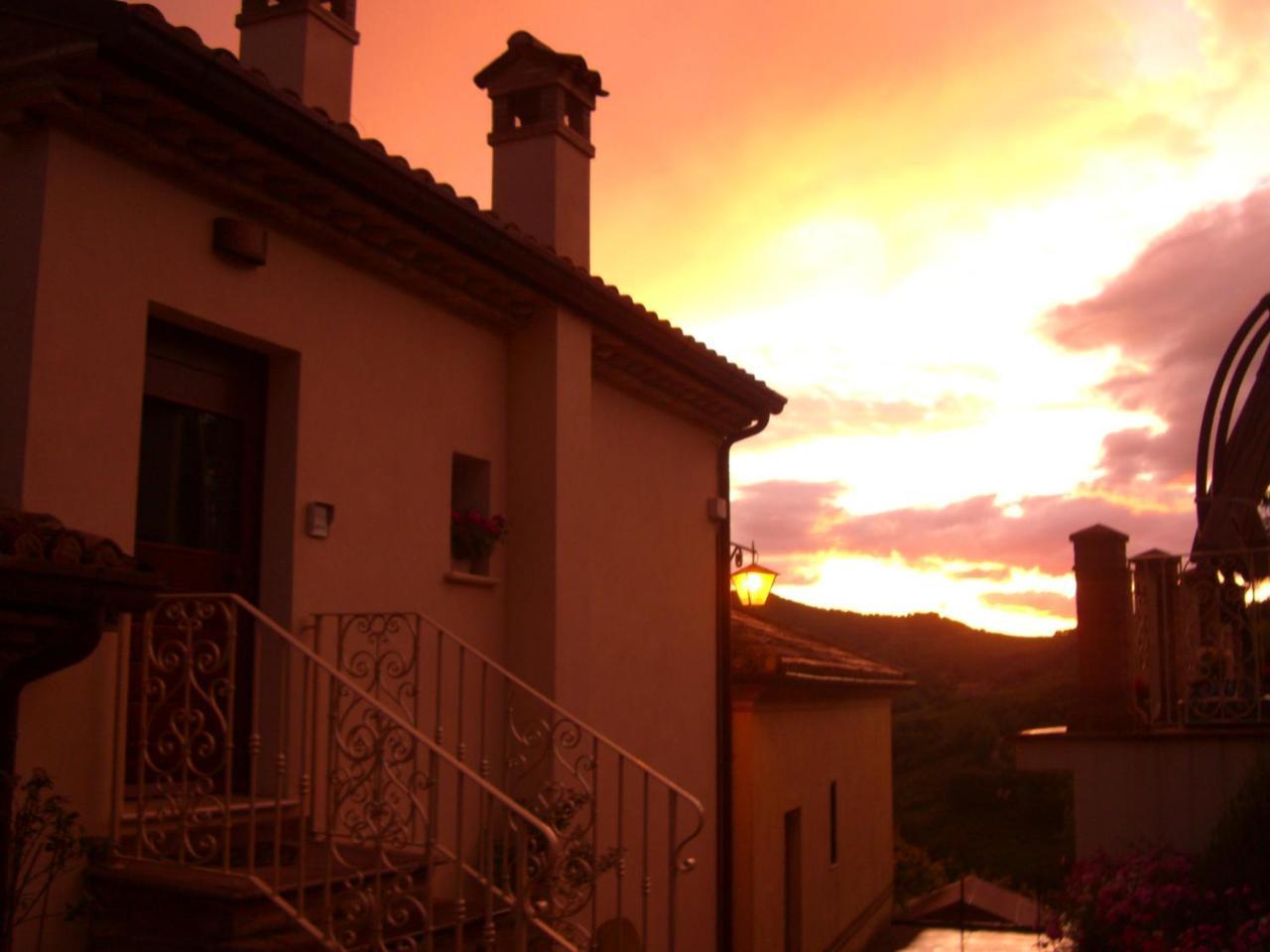 Agriturismo Pozzuolo Serrungarina Екстериор снимка