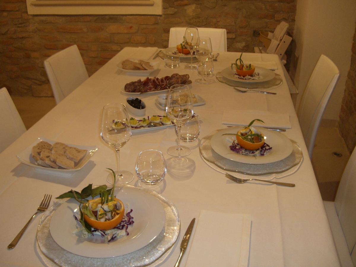 Agriturismo Pozzuolo Serrungarina Екстериор снимка