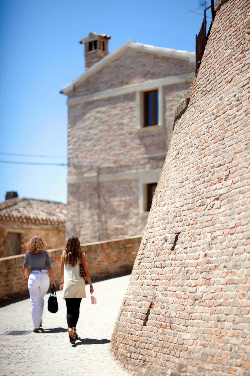 Agriturismo Pozzuolo Serrungarina Екстериор снимка