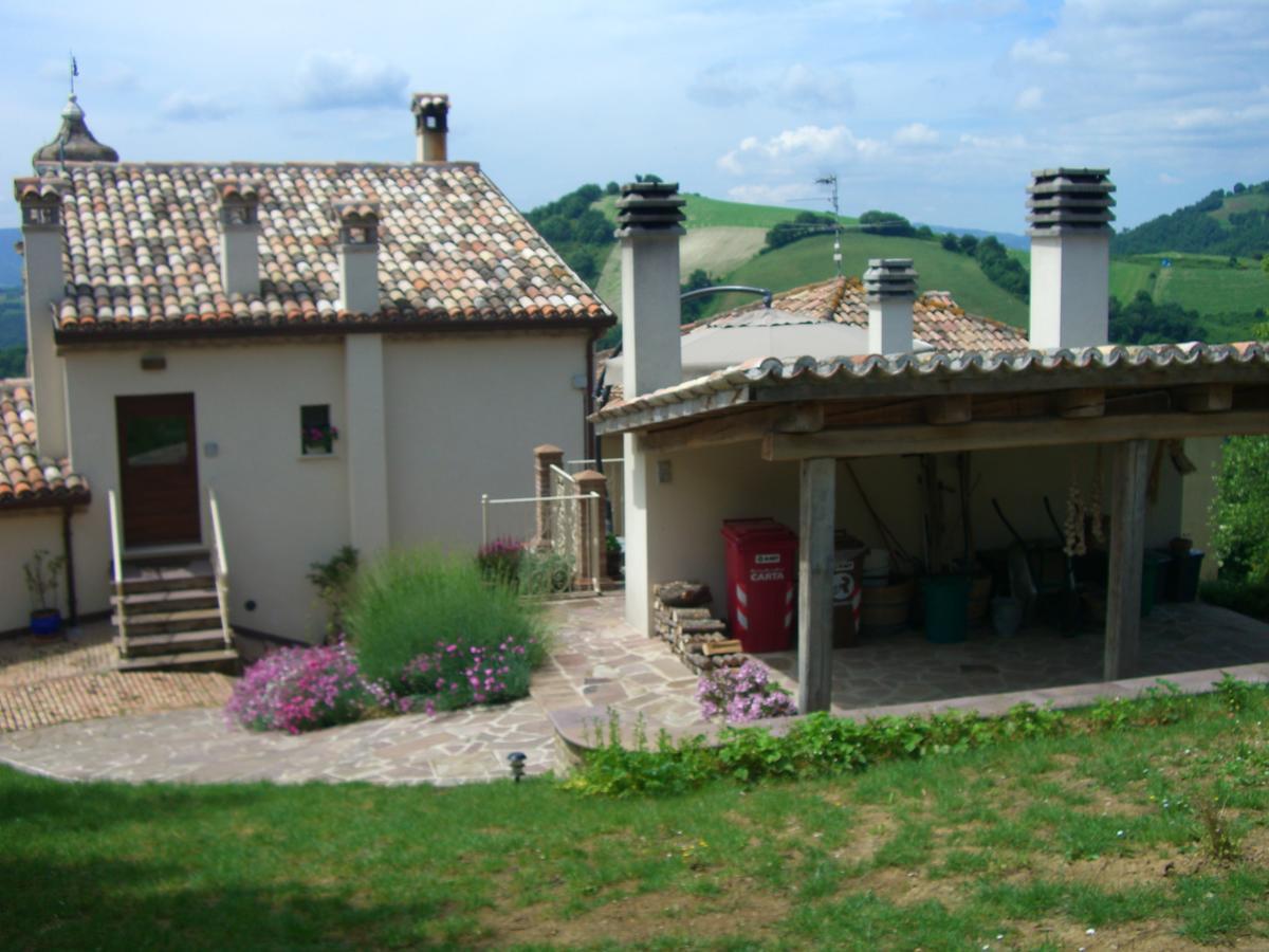 Agriturismo Pozzuolo Serrungarina Екстериор снимка
