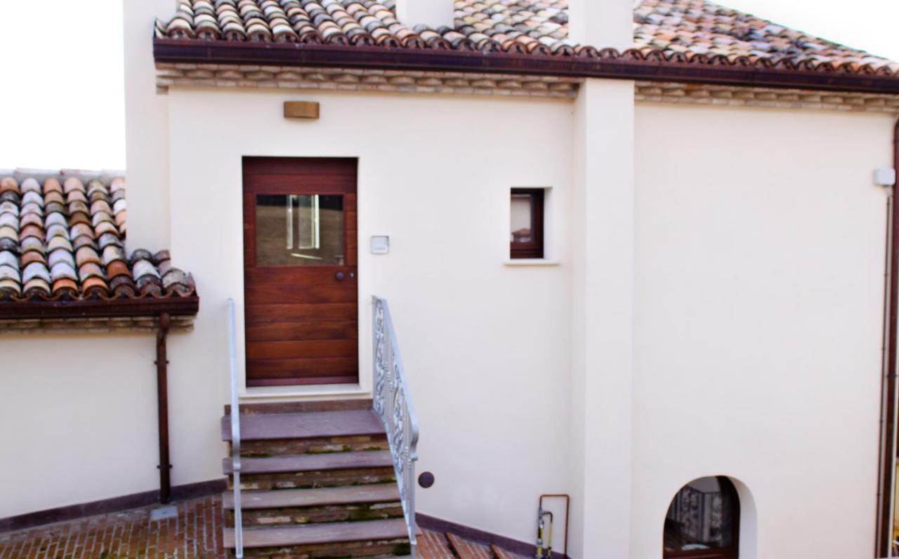 Agriturismo Pozzuolo Serrungarina Екстериор снимка