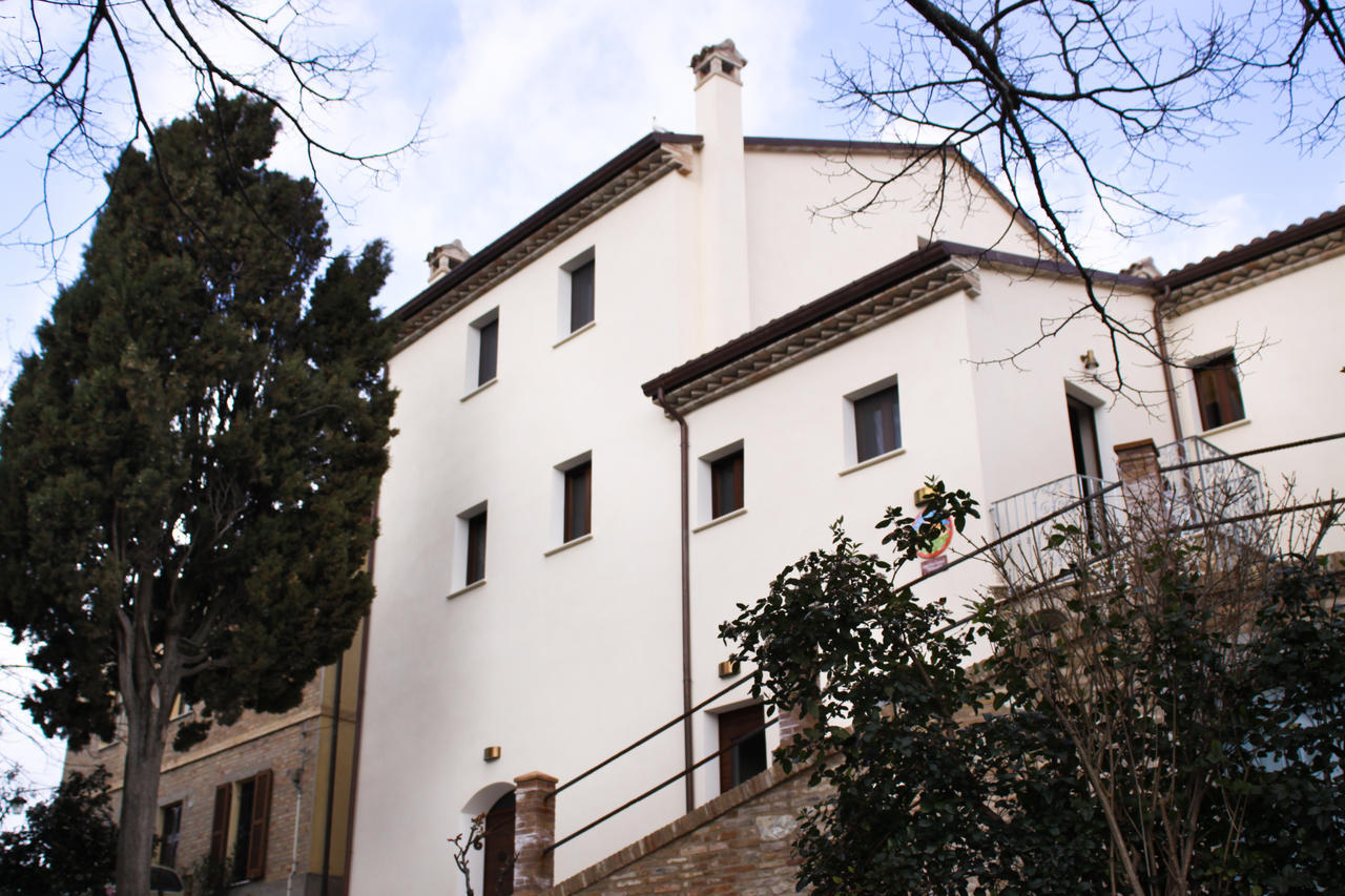Agriturismo Pozzuolo Serrungarina Екстериор снимка